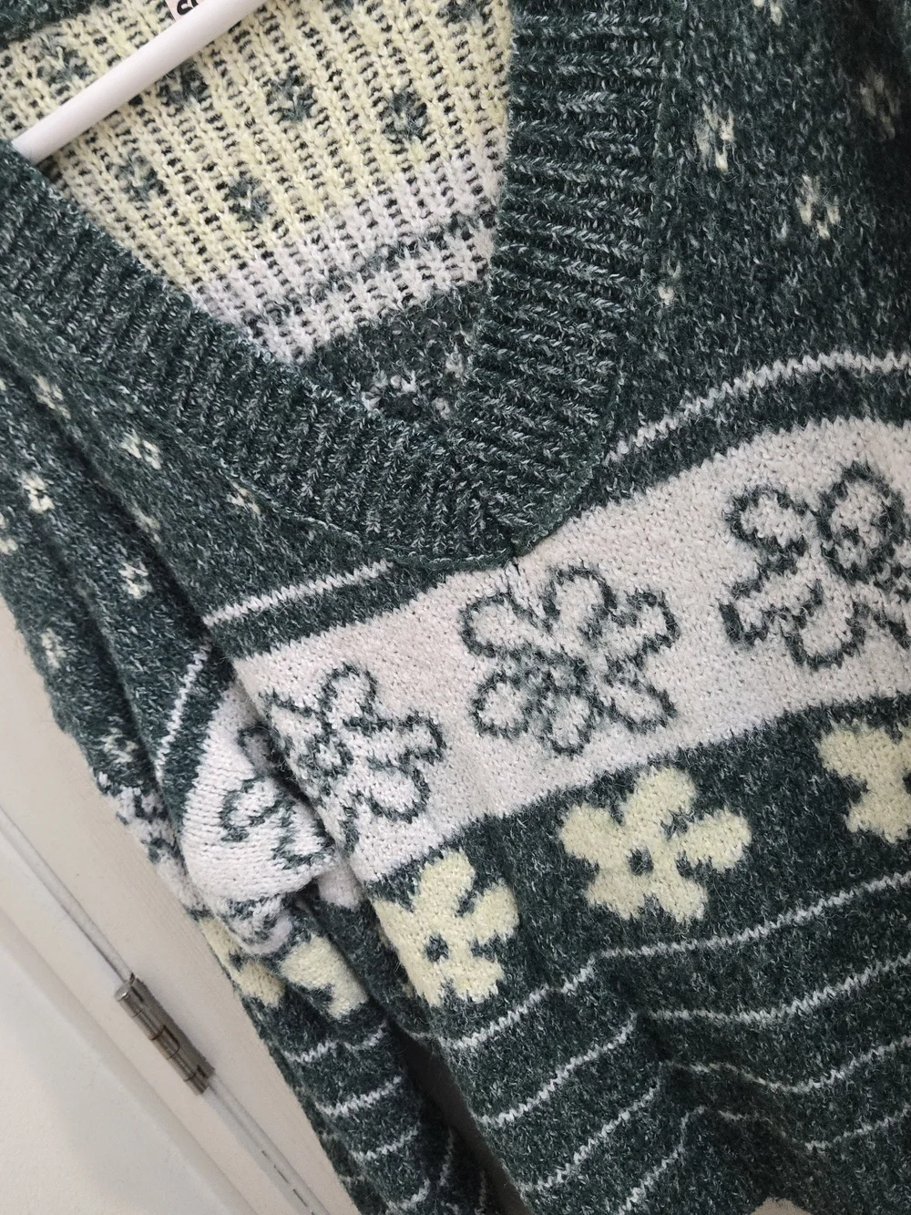 SO Forest Green Floral V-Neck Sweater XL